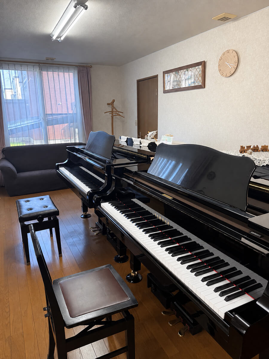 山家ピアノ教室の教室風景