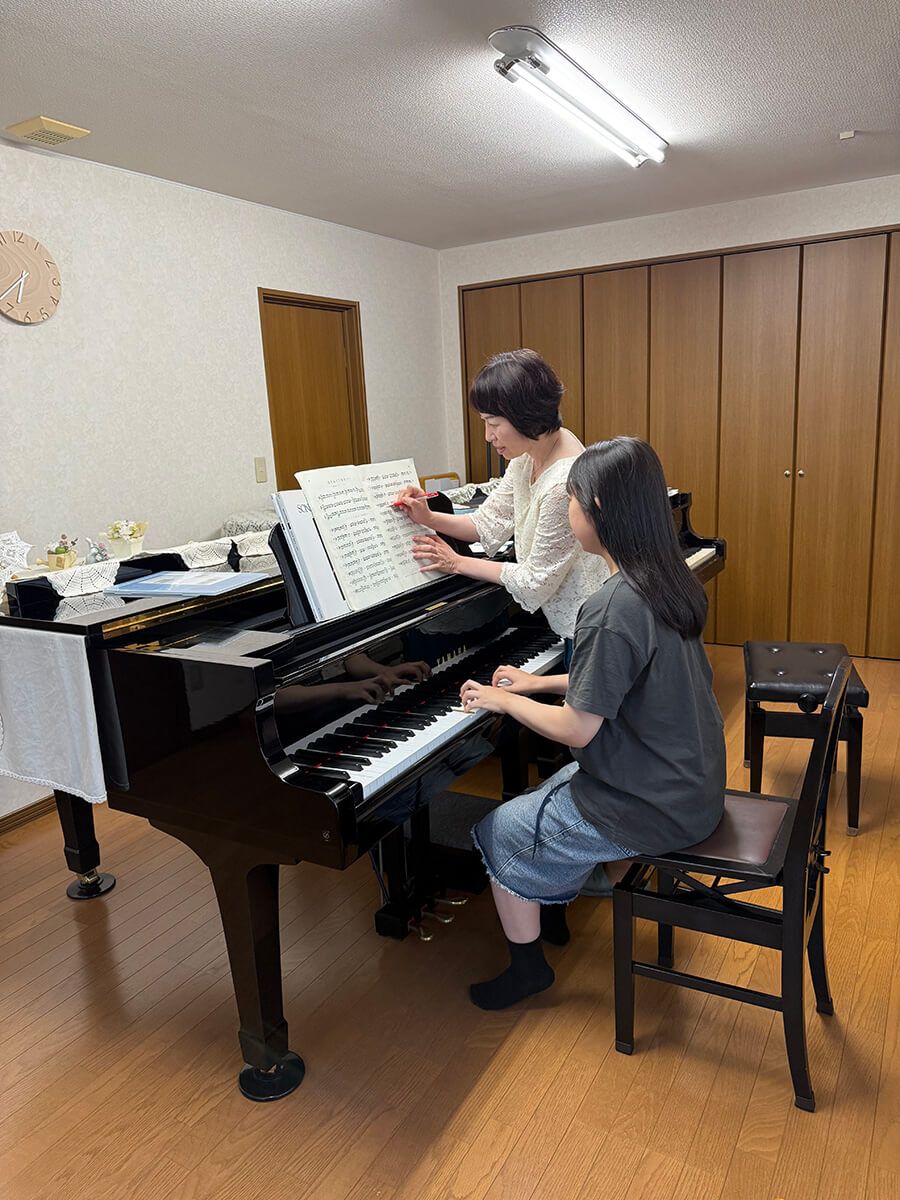 山家ピアノ教室のレッスン風景